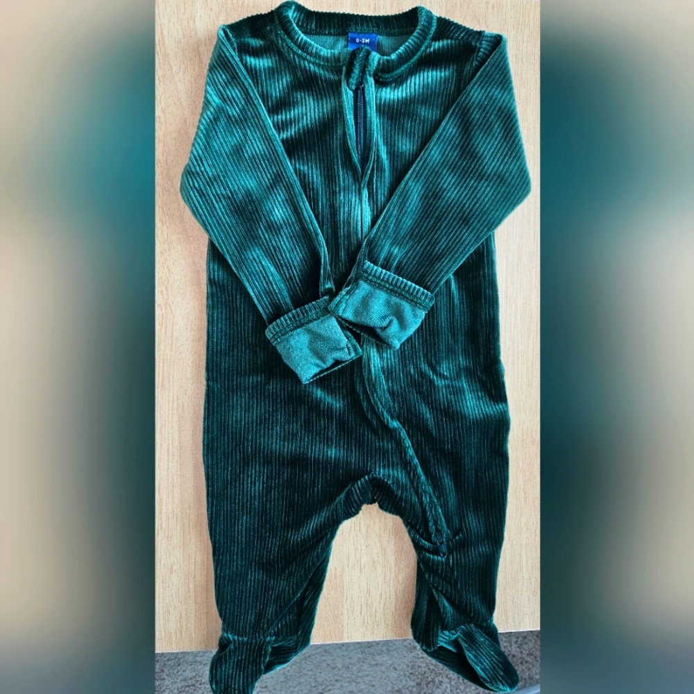Old Navy 0-3M Plush Ribbed Velour Footed Zip Pajamas